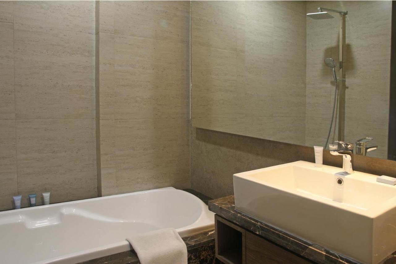 Graha Makara Suite Hotel & Residence Cikarang Eksteriør bilde